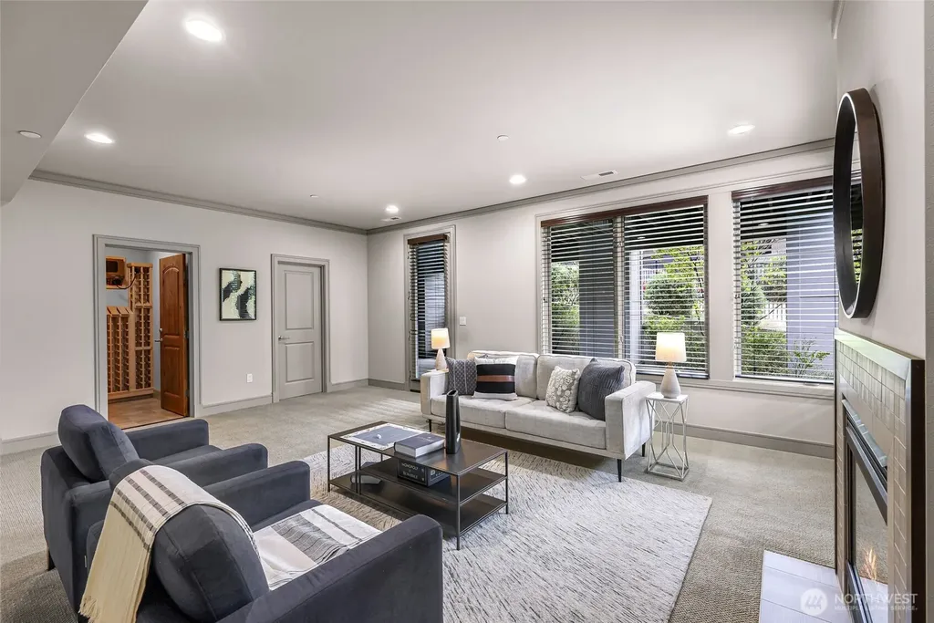 8451 SE 44th Street Mercer Island WA 98040