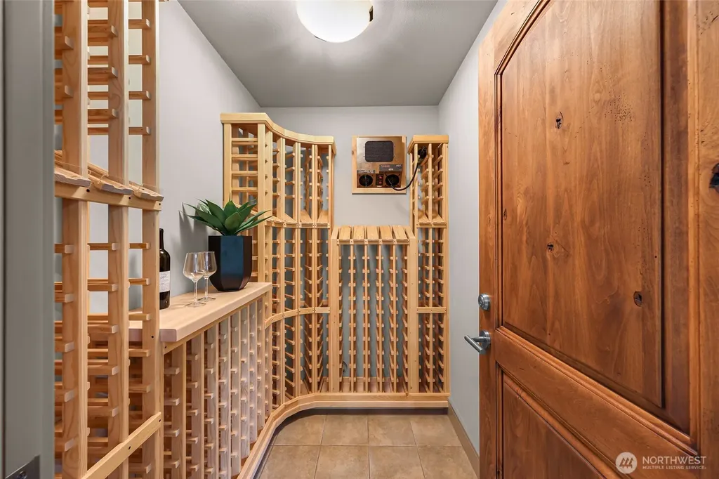 8451 SE 44th Street Mercer Island WA 98040