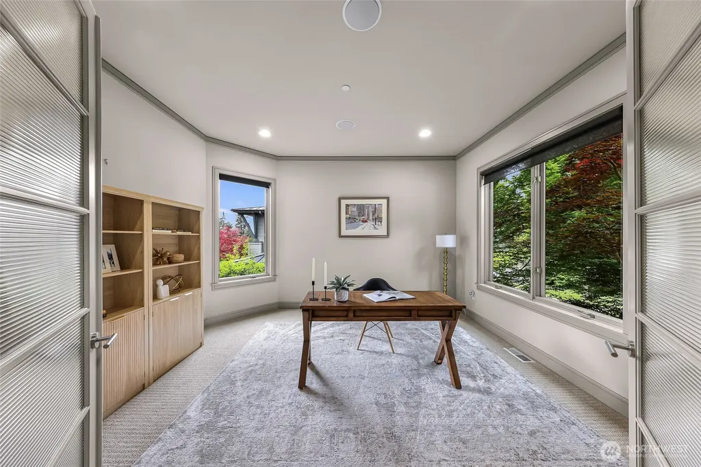 8451 SE 44th Street Mercer Island WA 98040