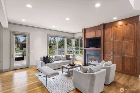 8451 SE 44th Street Mercer Island WA 98040