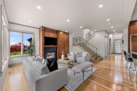 8451 SE 44th Street Mercer Island WA 98040