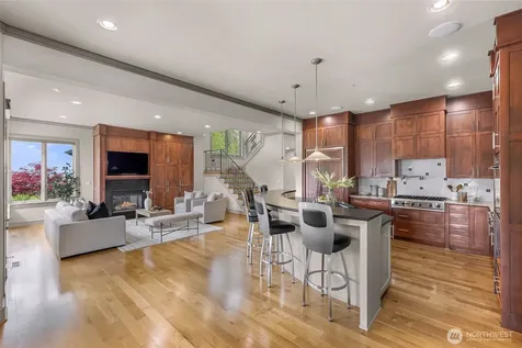 8451 SE 44th Street Mercer Island WA 98040