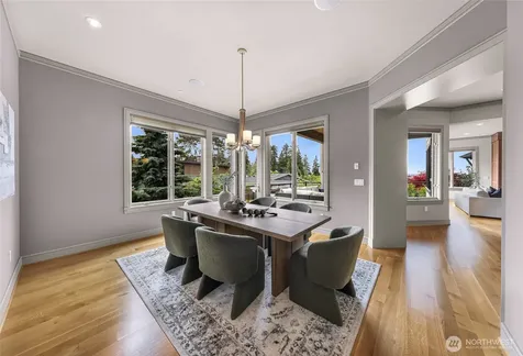 8451 SE 44th Street Mercer Island WA 98040