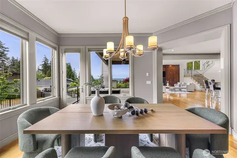 8451 SE 44th Street Mercer Island WA 98040
