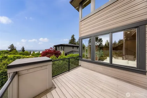 8451 SE 44th Street Mercer Island WA 98040