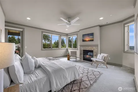 8451 SE 44th Street Mercer Island WA 98040