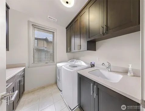 8451 SE 44th Street Mercer Island WA 98040