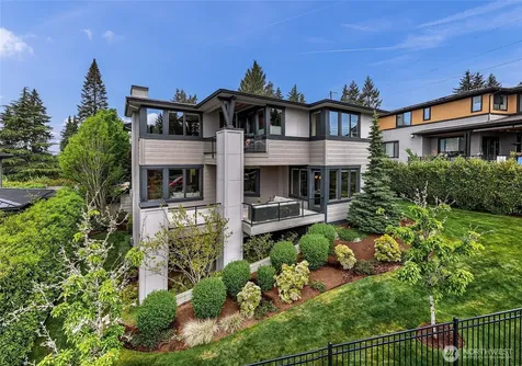 8451 SE 44th Street Mercer Island WA 98040