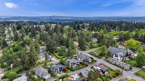 8451 SE 44th Street Mercer Island WA 98040