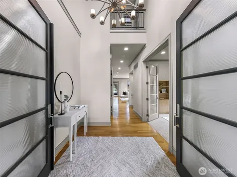 8451 SE 44th Street Mercer Island WA 98040