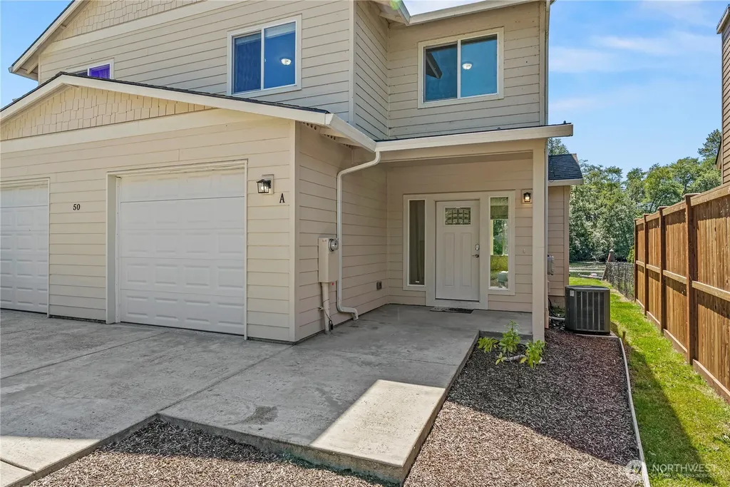 50 Marina Drive Cathlamet WA 98612