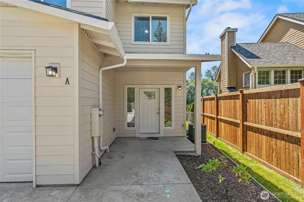 50 Marina Drive Cathlamet WA 98612