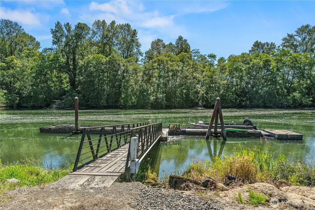 50 Marina Drive Cathlamet WA 98612