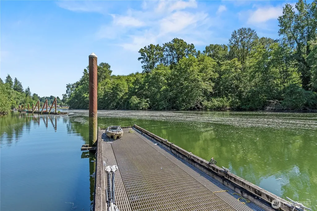 50 Marina Drive Cathlamet WA 98612