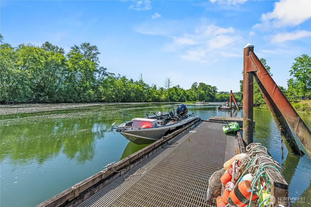 50 Marina Drive Cathlamet WA 98612