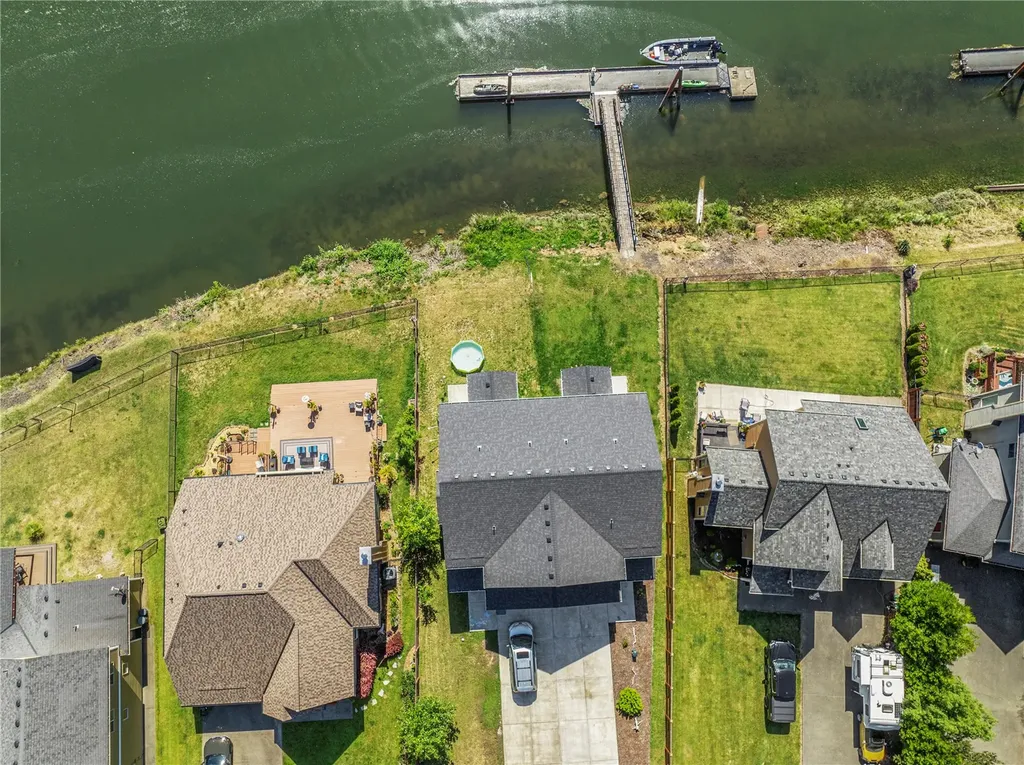 50 Marina Drive Cathlamet WA 98612
