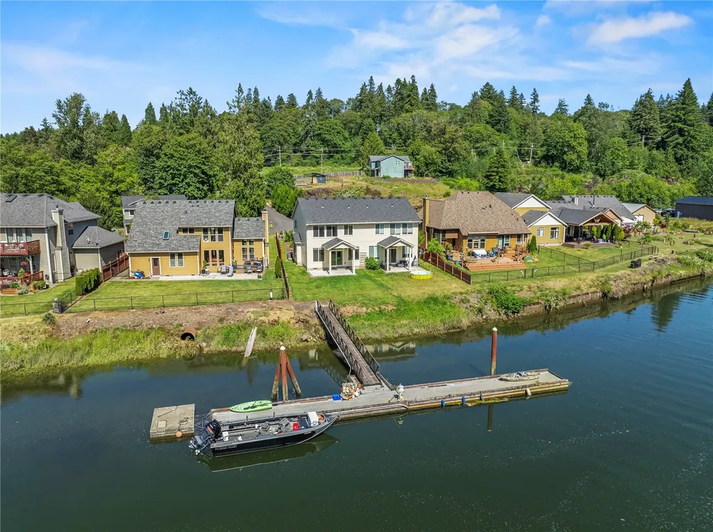 50 Marina Drive Cathlamet WA 98612