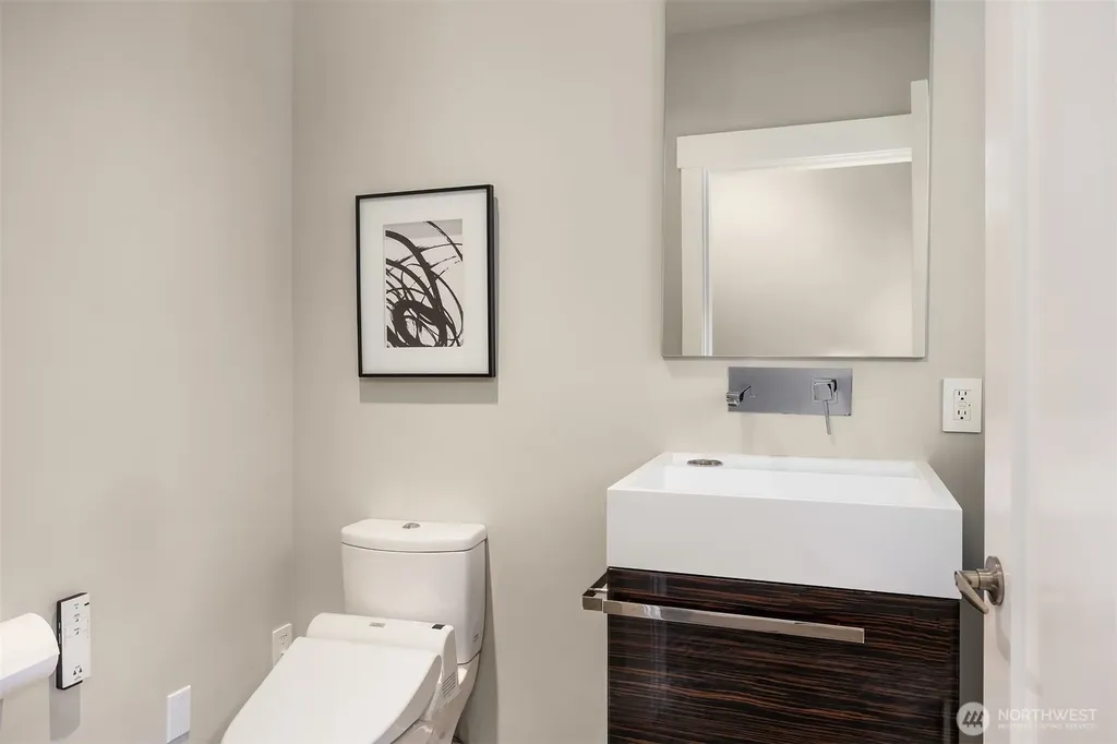 8902 NE 117th Place Kirkland WA 98034