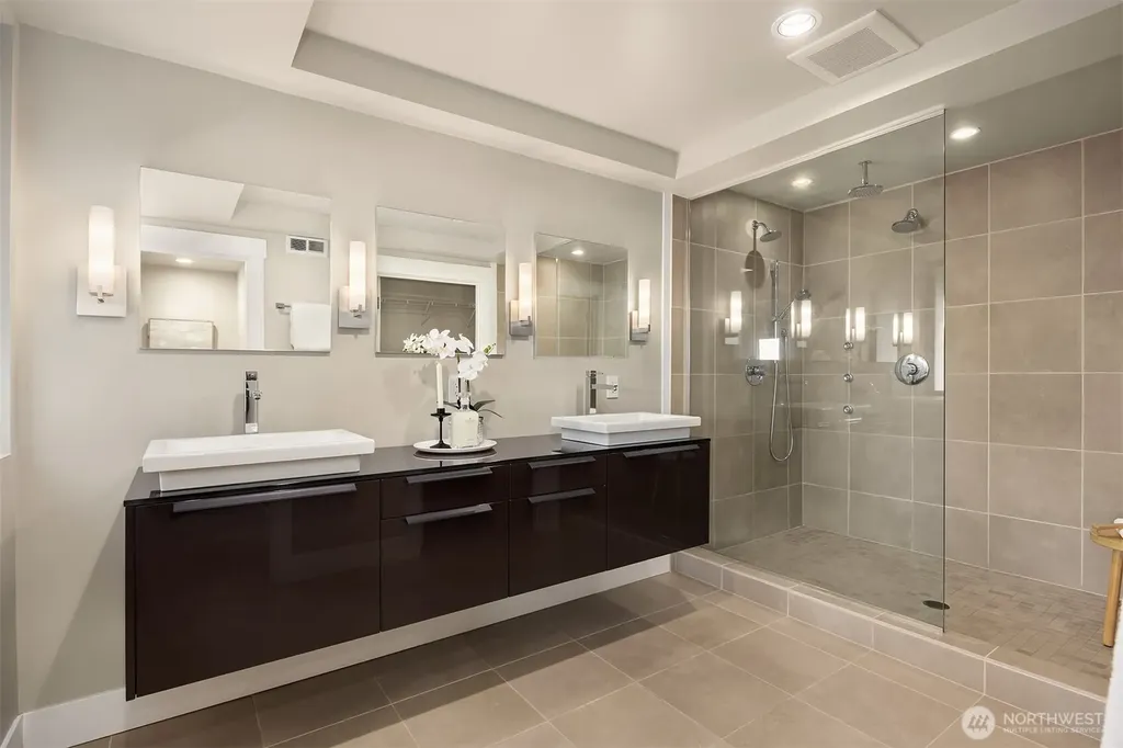 8902 NE 117th Place Kirkland WA 98034
