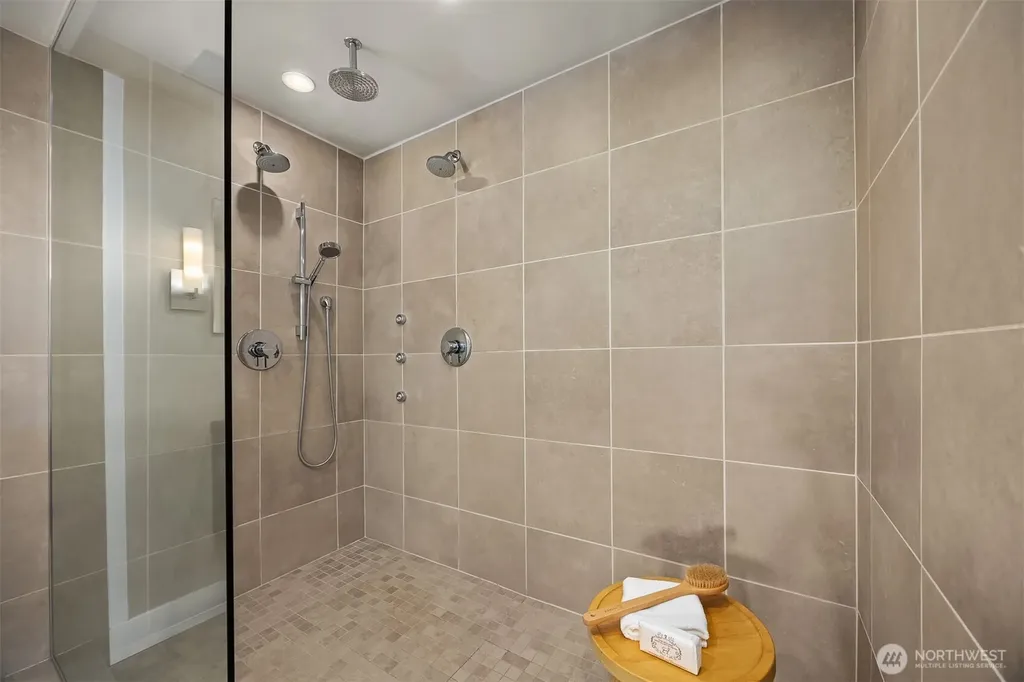 8902 NE 117th Place Kirkland WA 98034