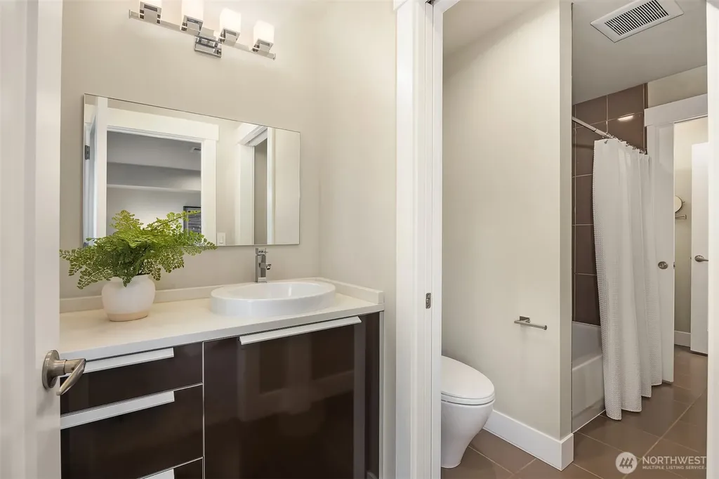 8902 NE 117th Place Kirkland WA 98034