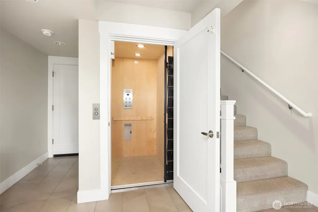 8902 NE 117th Place Kirkland WA 98034