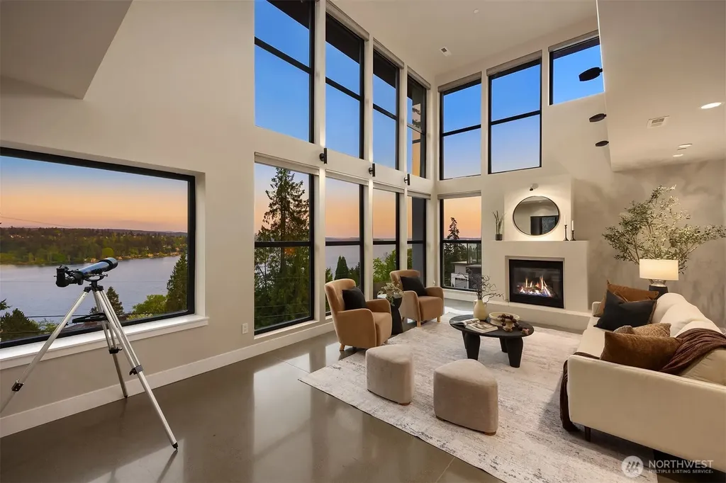 8902 NE 117th Place Kirkland WA 98034