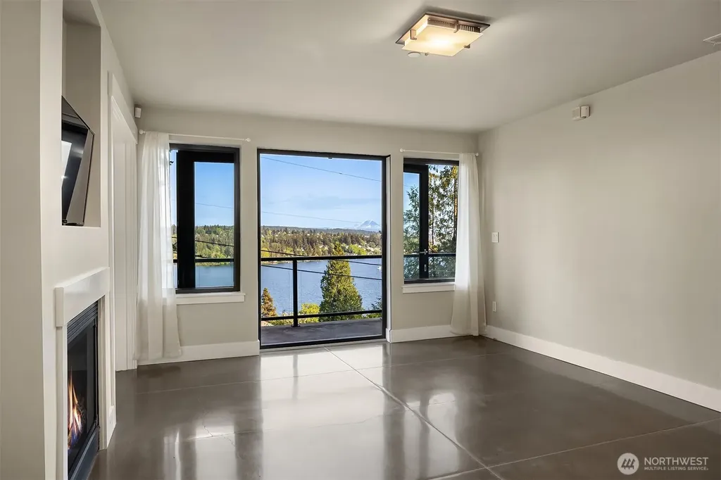 8902 NE 117th Place Kirkland WA 98034