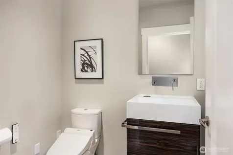 8902 NE 117th Place Kirkland WA 98034