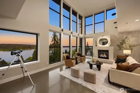 8902 NE 117th Place Kirkland WA 98034