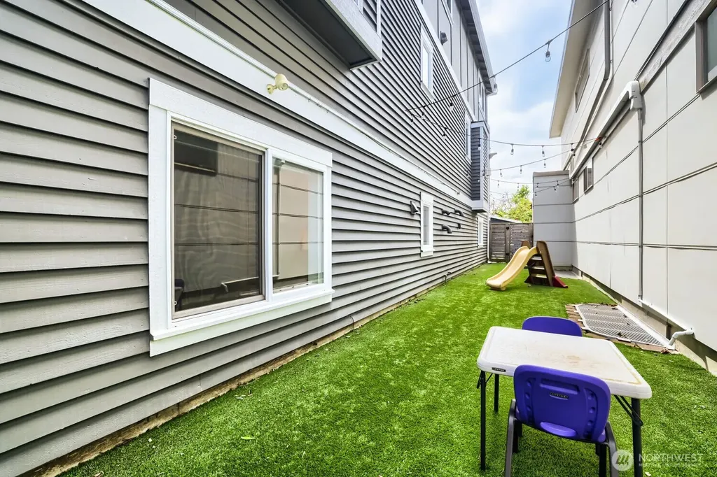 721 N 79th Street Seattle WA 98103