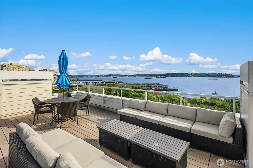 3028 Western Avenue Seattle WA 98121