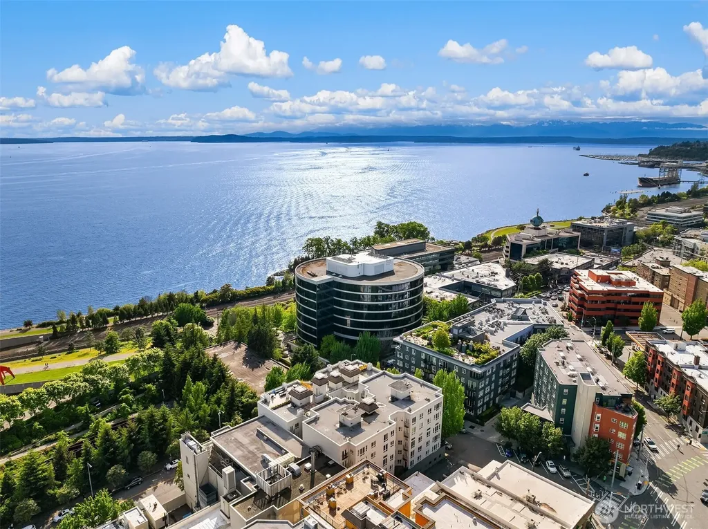 3028 Western Avenue Seattle WA 98121