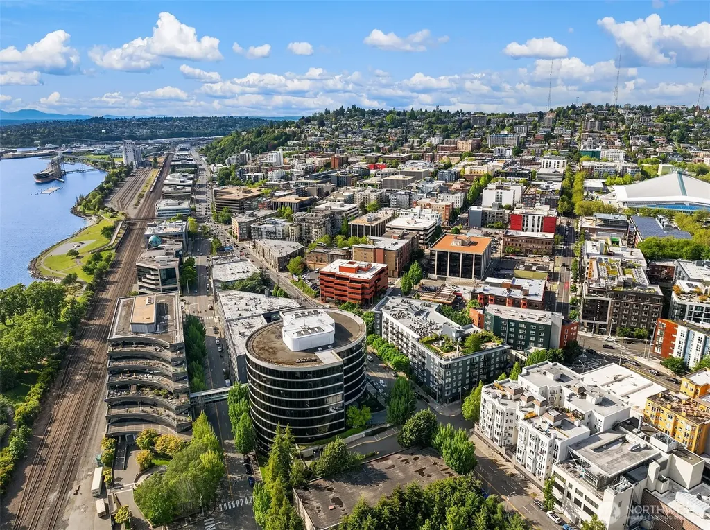 3028 Western Avenue Seattle WA 98121