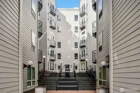 3028 Western Avenue Seattle WA 98121