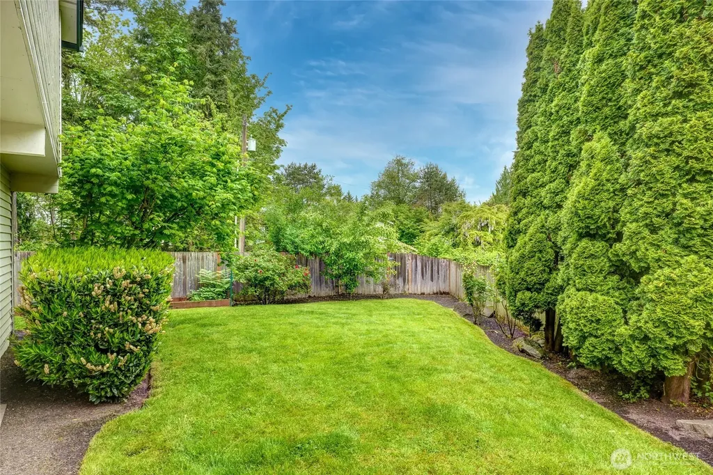 3524 170th Avenue NE Bellevue WA 98008