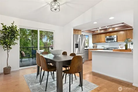 3524 170th Avenue NE Bellevue WA 98008
