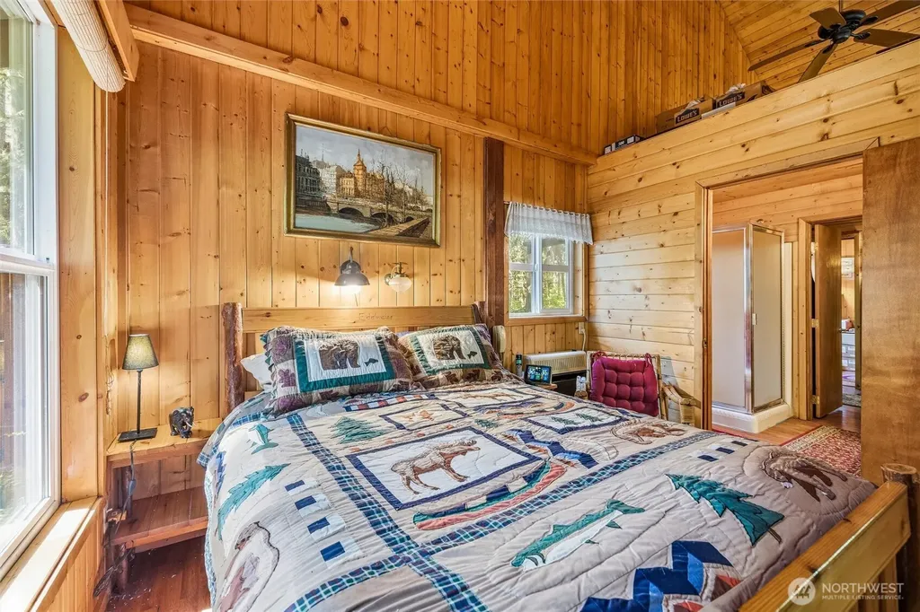 10707 Thompson Creek Road Deming WA 98244