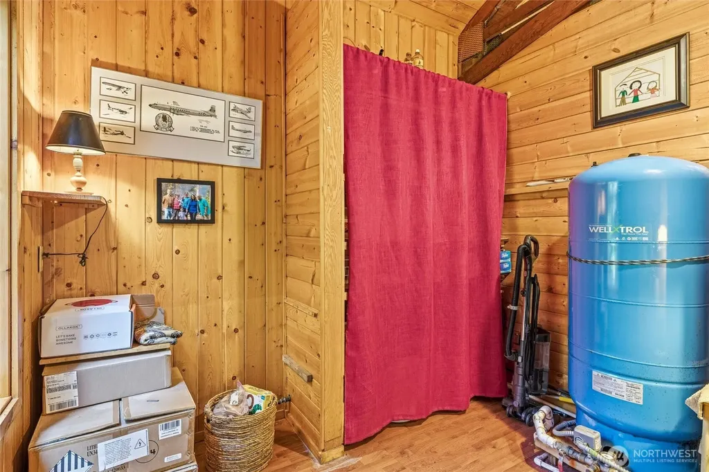 10707 Thompson Creek Road Deming WA 98244