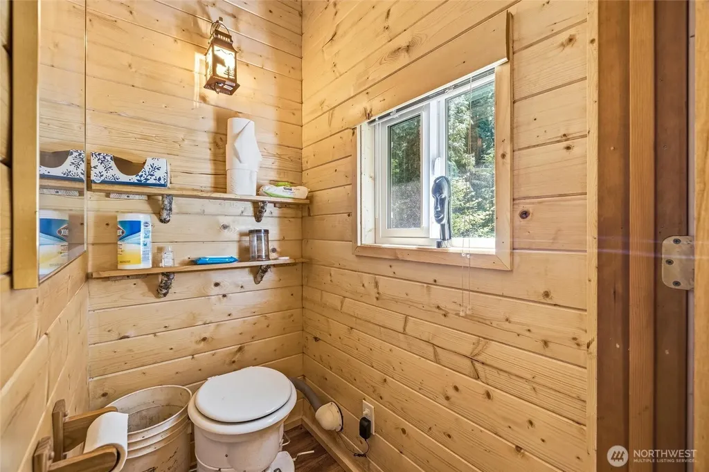 10707 Thompson Creek Road Deming WA 98244