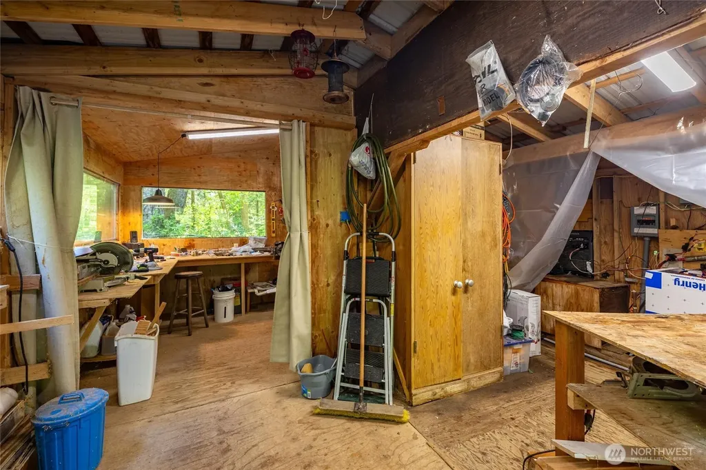 10707 Thompson Creek Road Deming WA 98244
