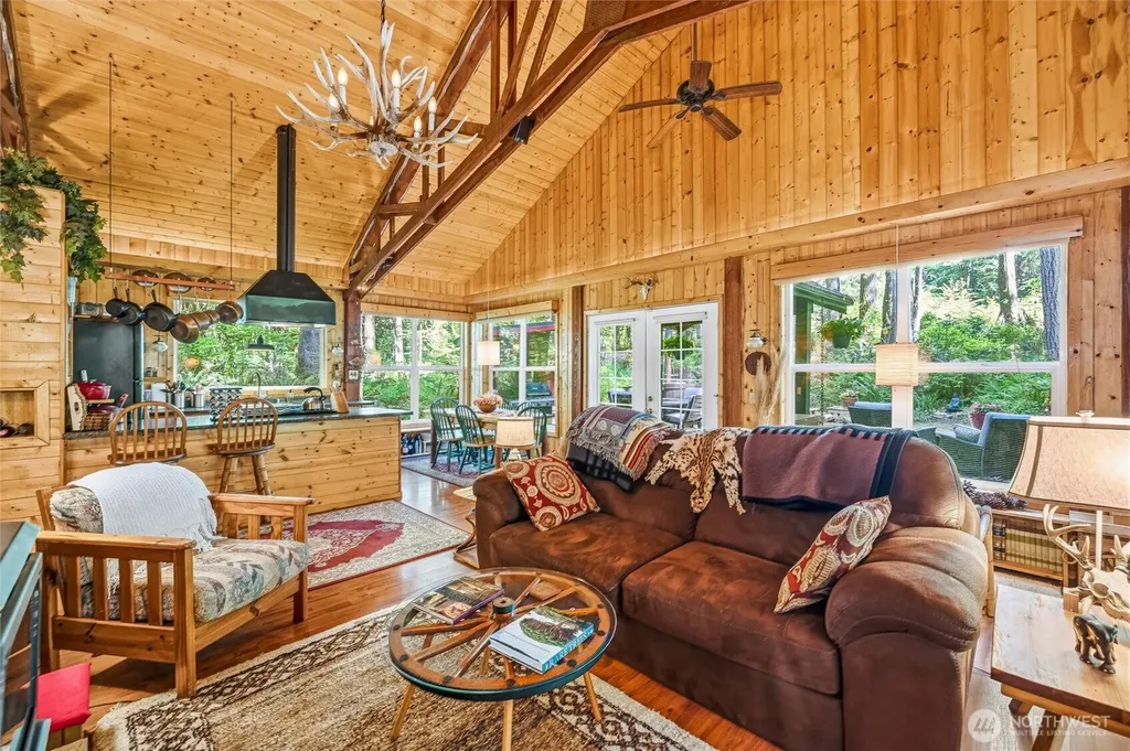 10707 Thompson Creek Road Deming WA 98244