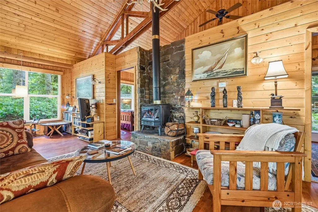 10707 Thompson Creek Road Deming WA 98244