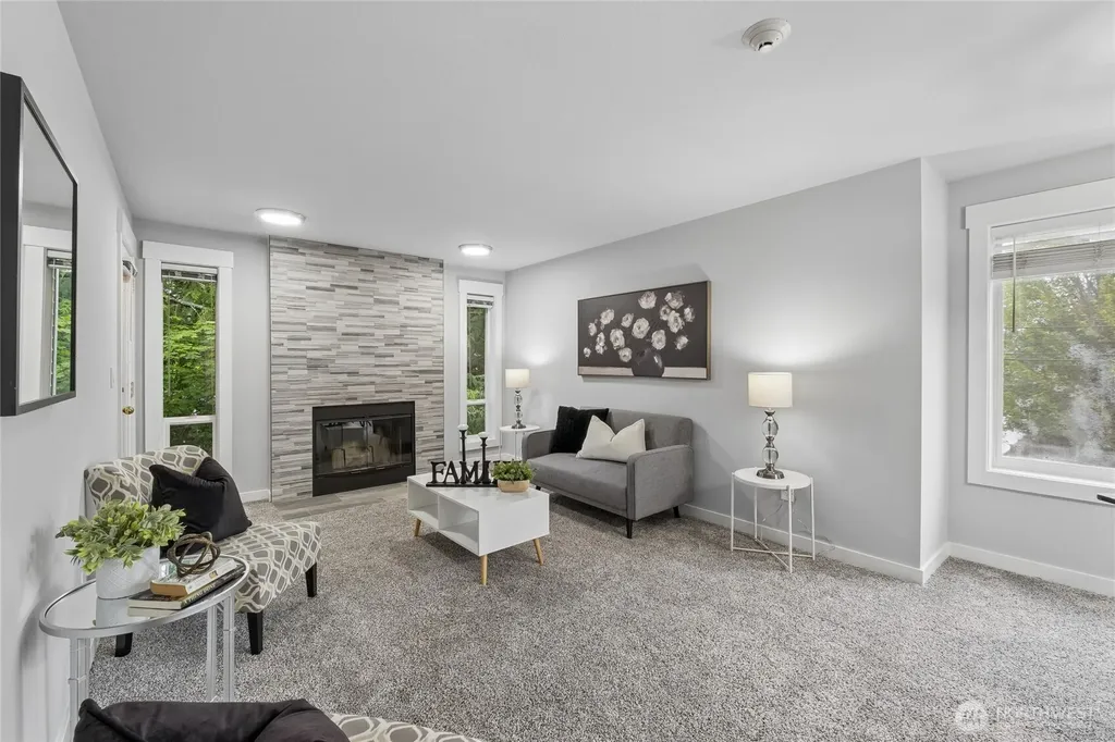 20824 70th Avenue W Lynnwood WA 98036