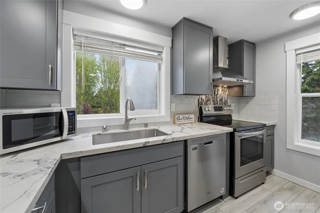 20824 70th Avenue W Lynnwood WA 98036