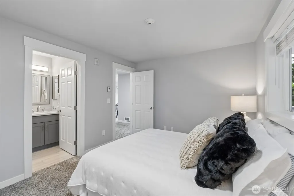 20824 70th Avenue W Lynnwood WA 98036