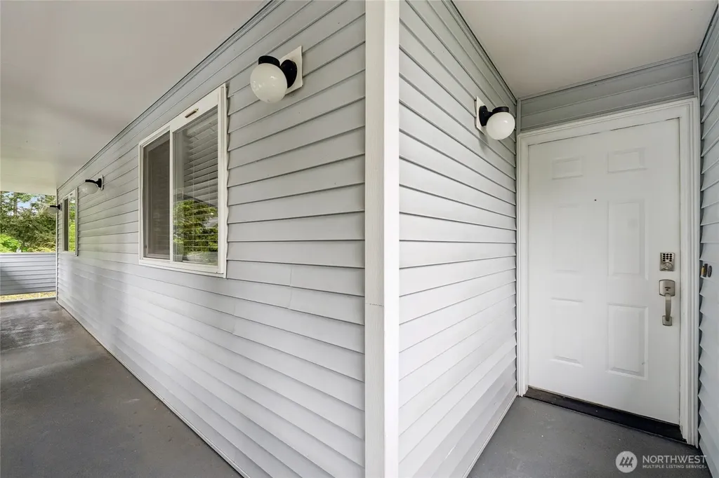 20824 70th Avenue W Lynnwood WA 98036