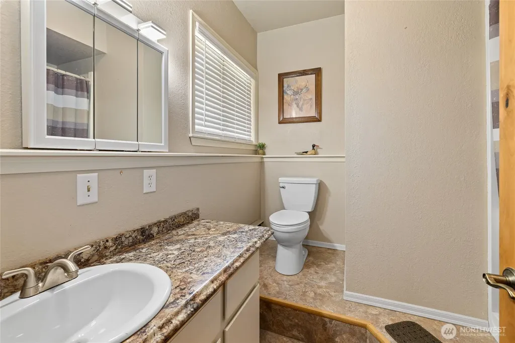 61 S Lake Cabins Road Ronald WA 98940