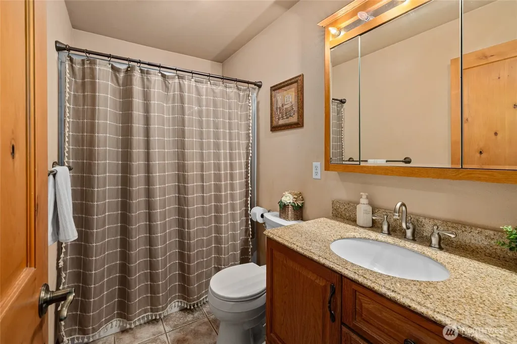 61 S Lake Cabins Road Ronald WA 98940