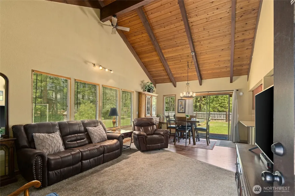 61 S Lake Cabins Road Ronald WA 98940